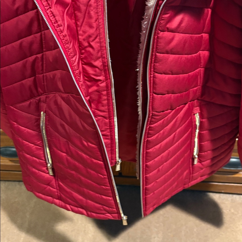 Susan Graver Red Quilted Puffer Jacket with Faux Fur Collar - Picture 4 of 9